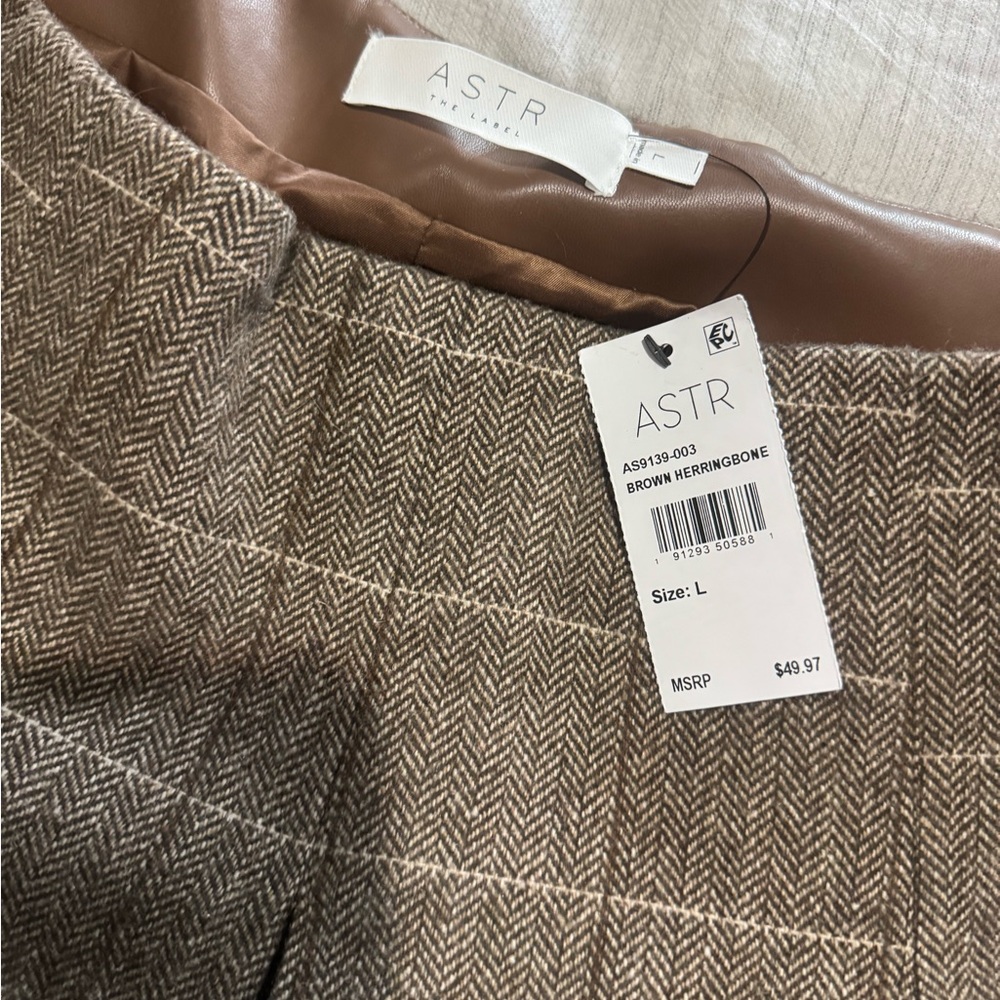ASTR Tan Herringbone Mini Skirt